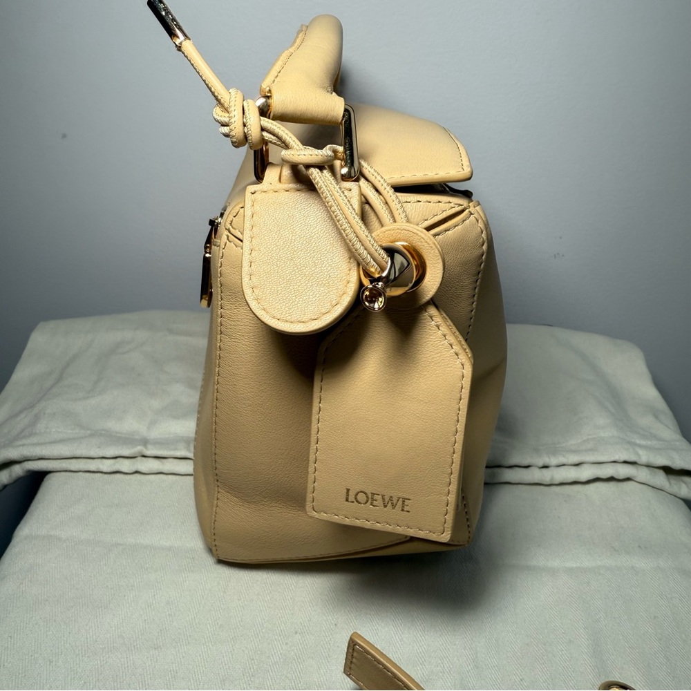 Loewe Pale Yellow Leather Shoulder Bag - Picture 7 of 16